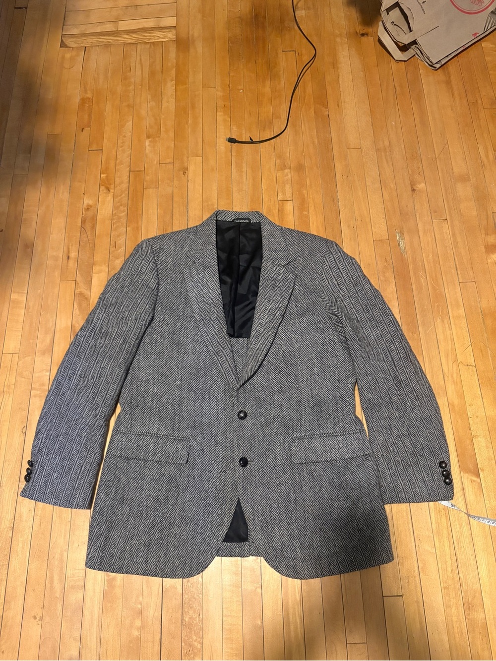 Gray Harris Tweed Stafford Men's Gray Sport Coat - Classic Two-Button Blazer